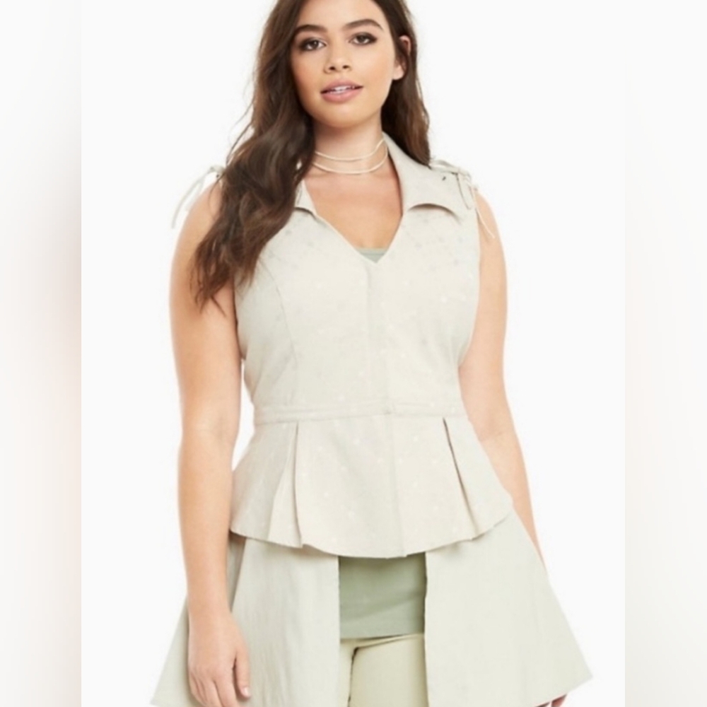 Torrid Upon a Time Snow White Vest top 4x